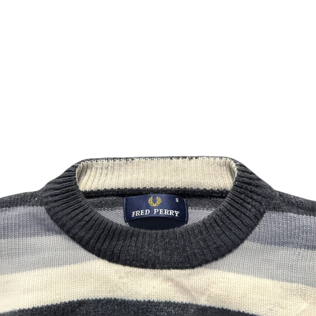 Fred Perry Größenetikett S am Streifenpullover