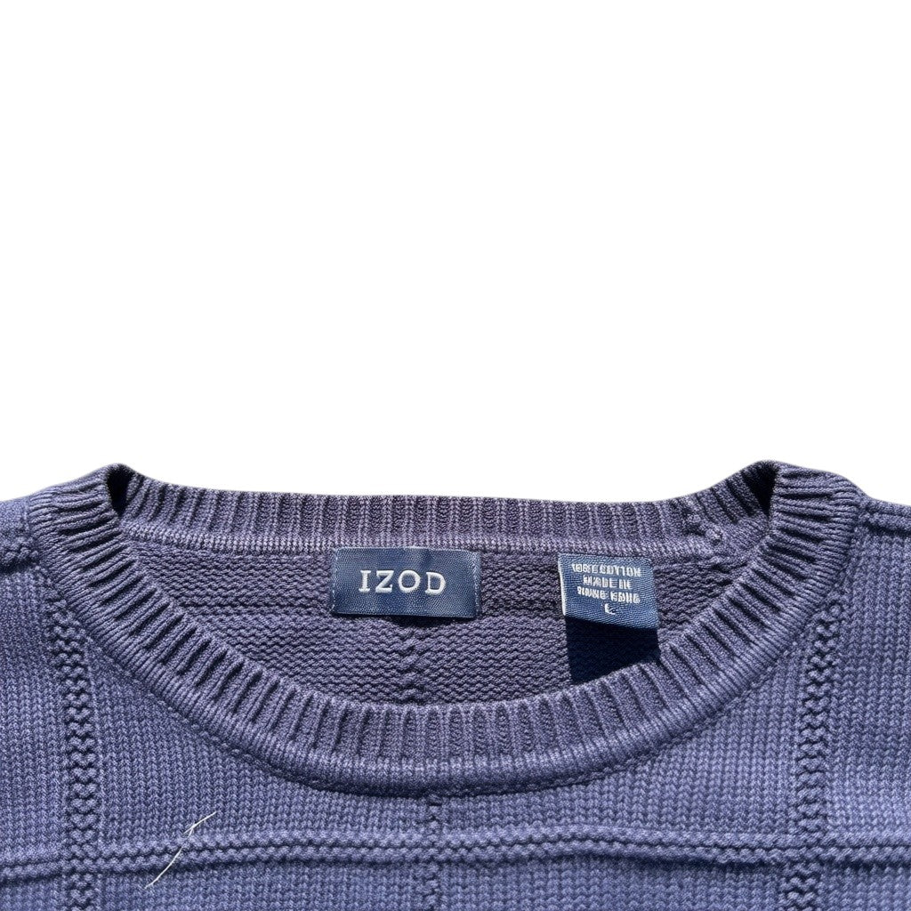 IZOD Markenetikett am dunkelblauen Strickpullover