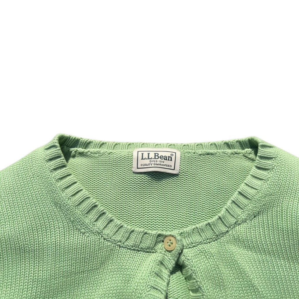 L.L.Bean Markenetikett am mintgrünen Cardigan