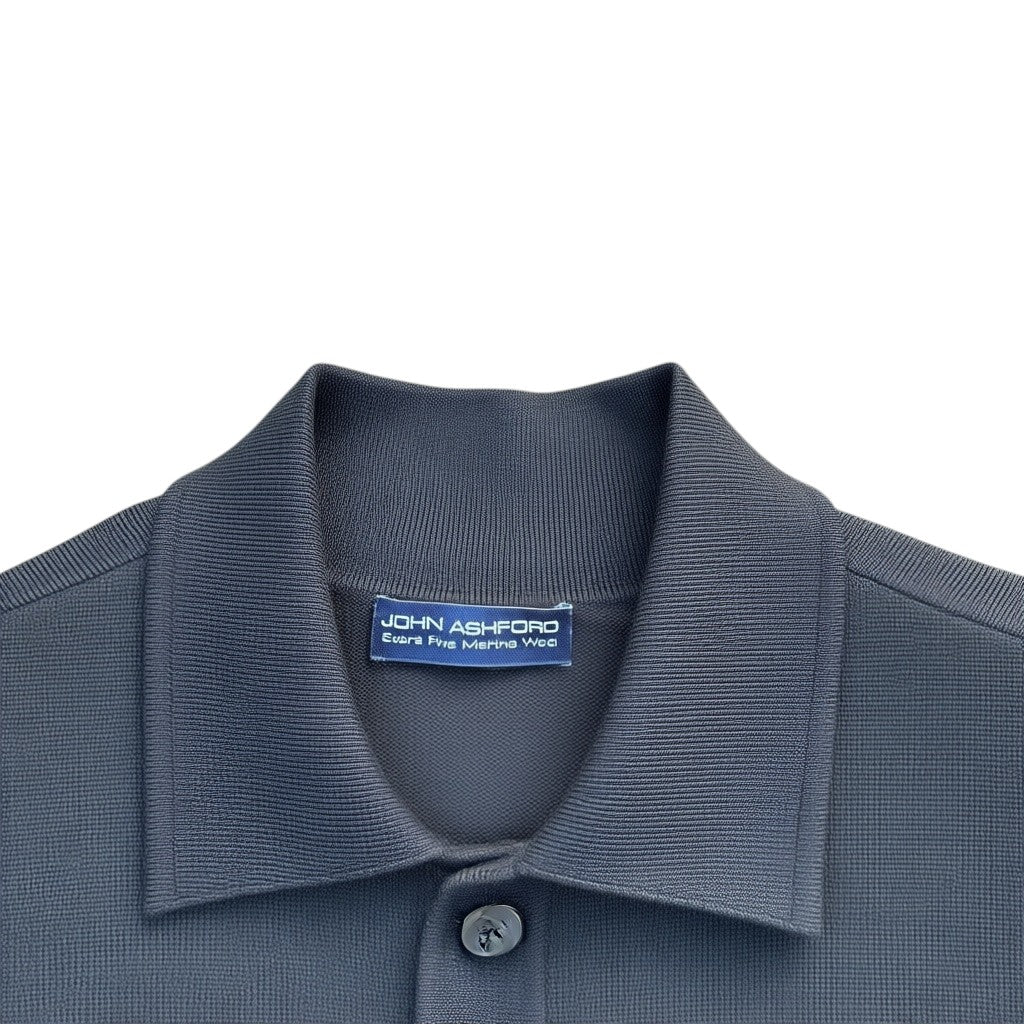 John Ashford Etikett mit Extra Fine Merino Wool ohne sichtbare Größe