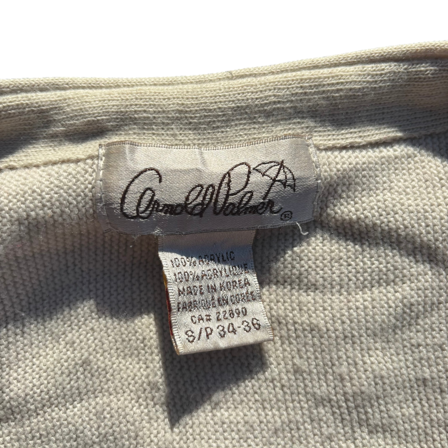 Arnold Palmer Minimal Button Cardigan – Creme · S / 34–36 – Marken- und Größenetikett