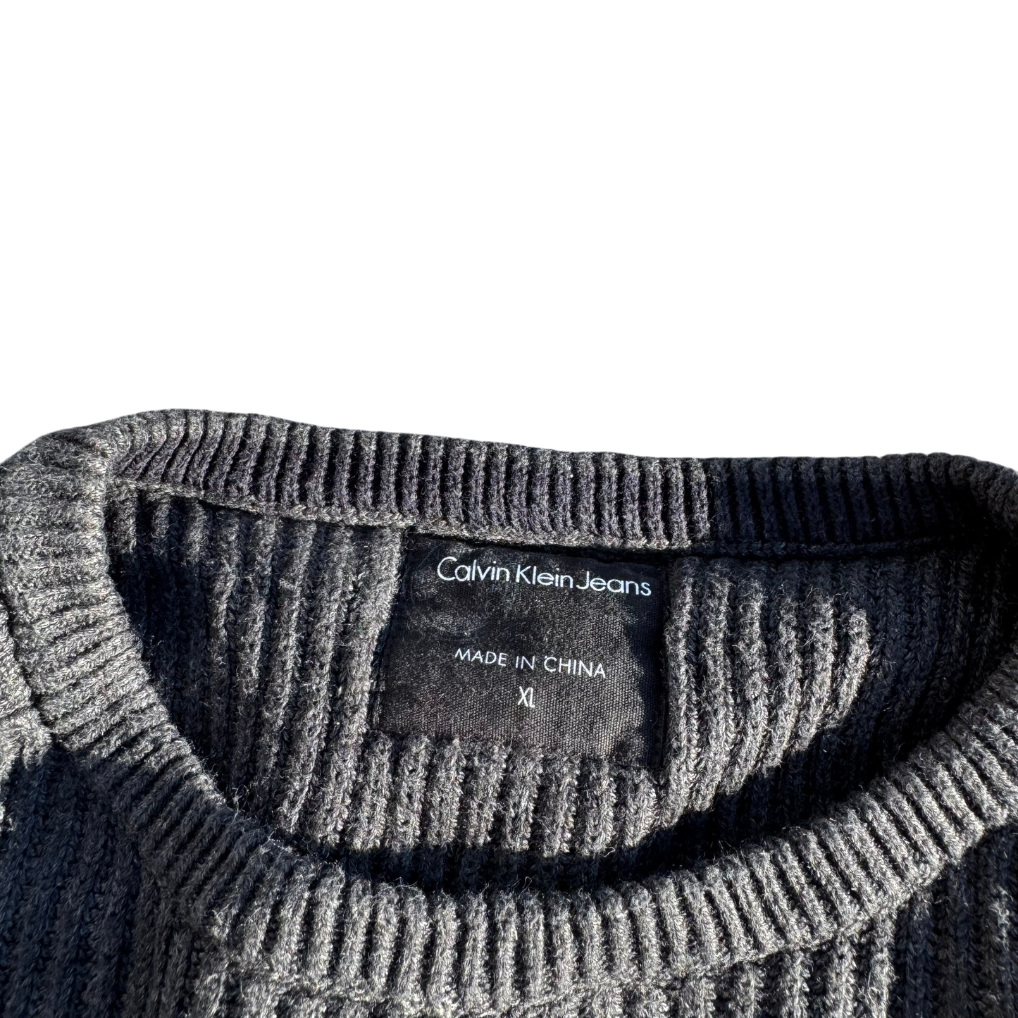 Calvin Klein Jeans Ribbed Crewneck – Schwarz/Anthrazit · XL – Marken- und Größenetikett