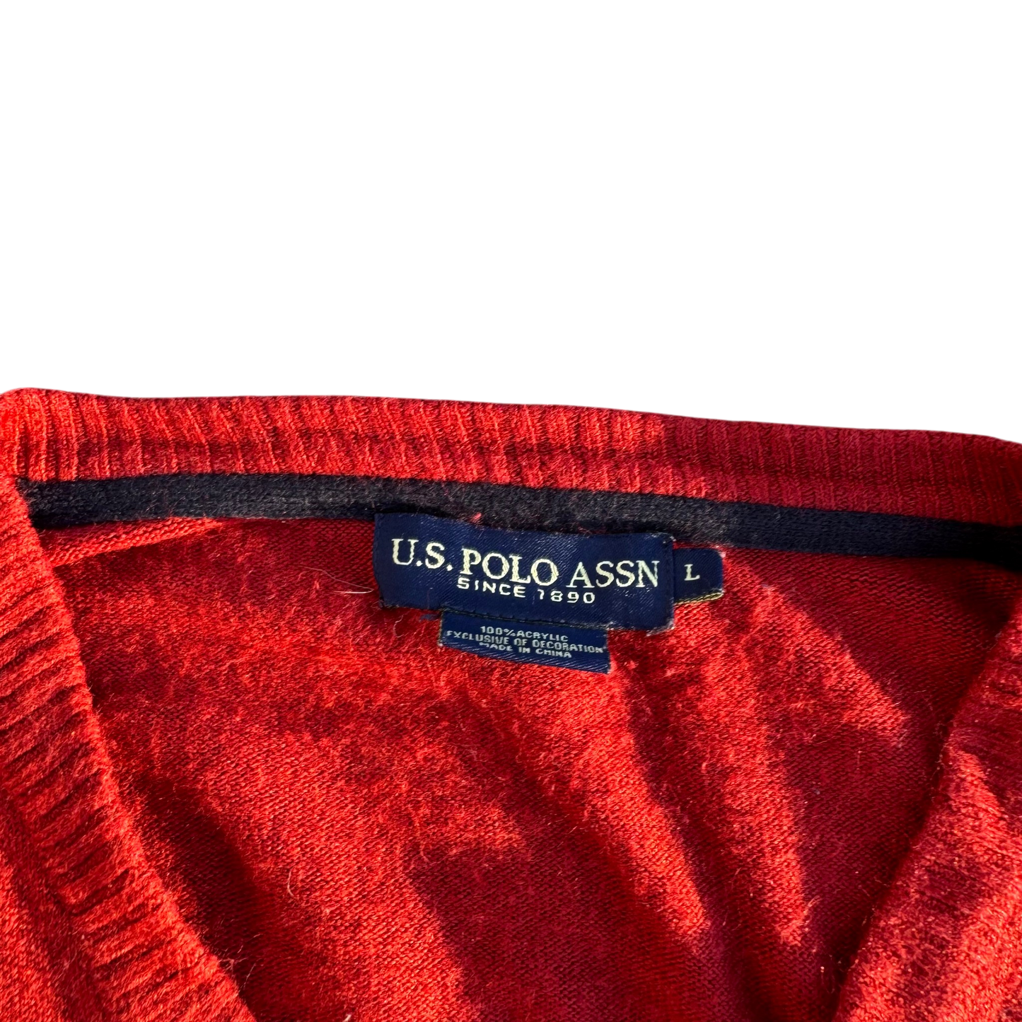 U.S. Polo Assn. Logo V-Neck – Rot · L – Marken- und Größenetikett