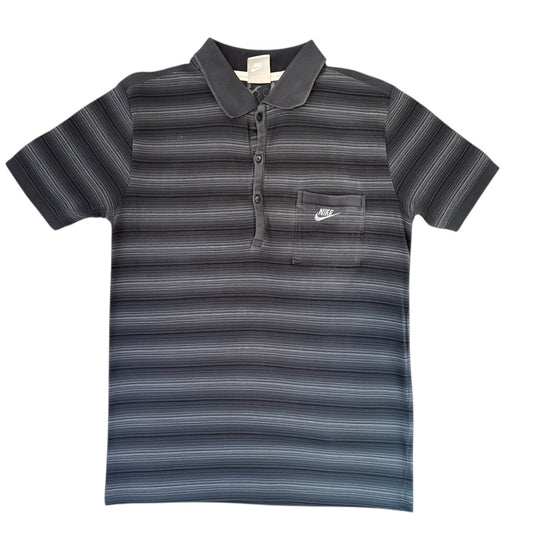 Nike Streifen-Polo Anthrazit, Gr. M – Vorderansicht